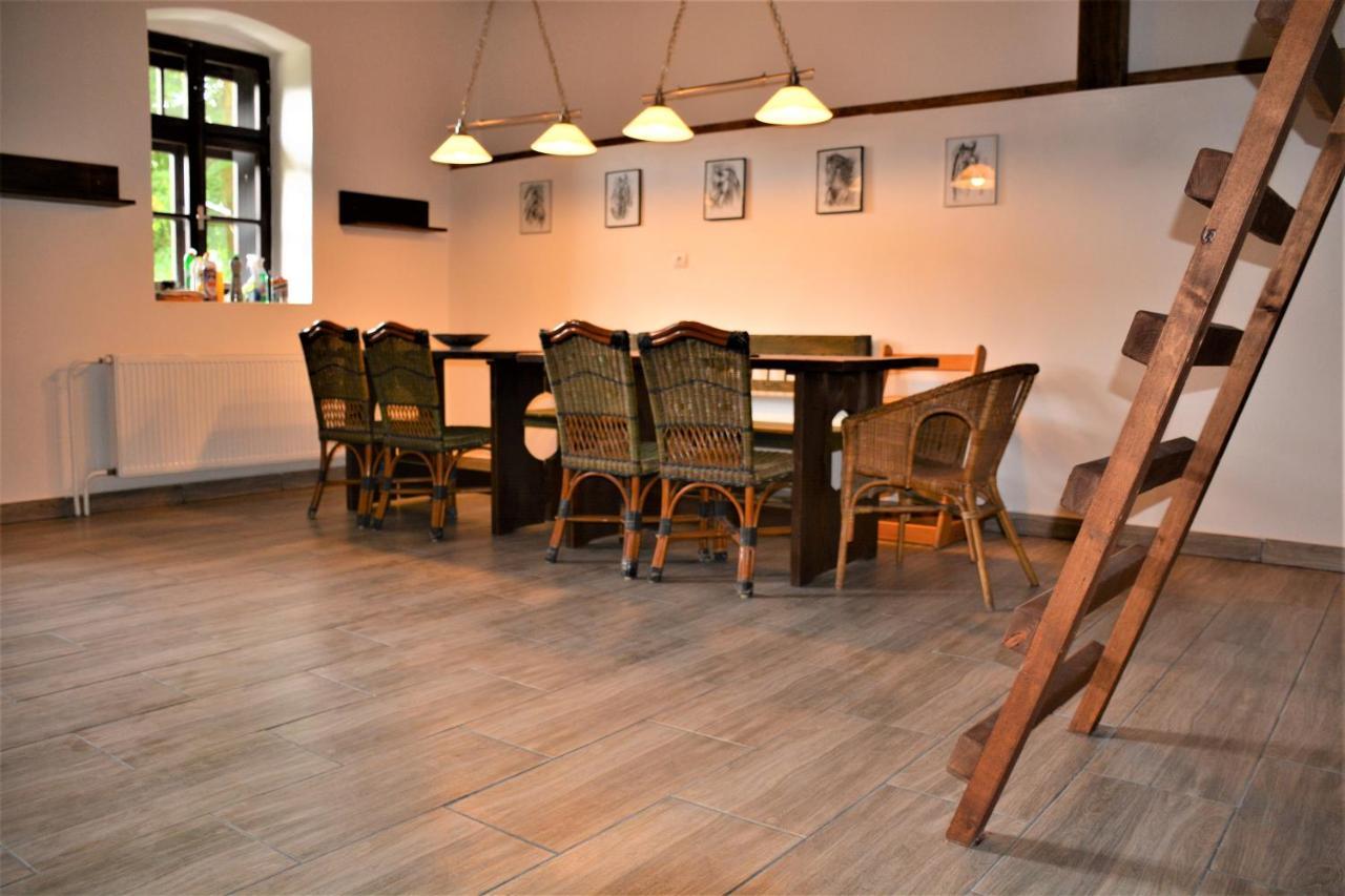 Na Konske Farme Apartment Malecov ภายนอก รูปภาพ